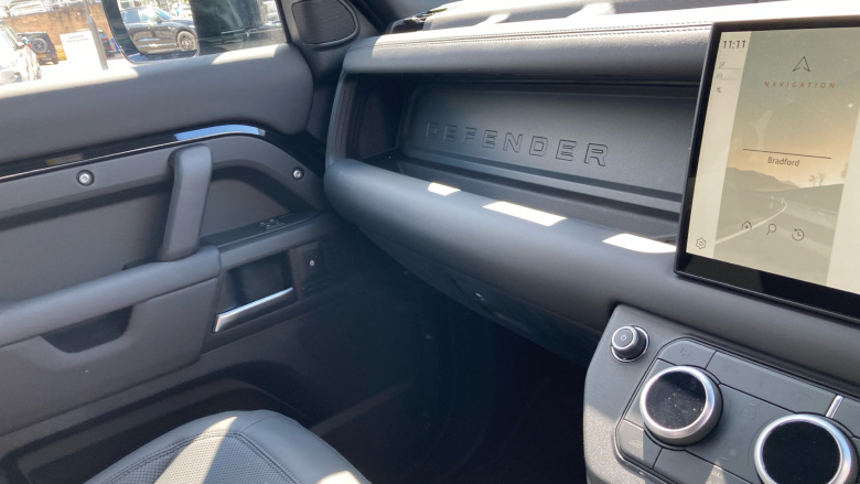 Land Rover Defender 3.0 D350 X-Dynamic SE 130 5dr Auto [8 Seat] Diesel Estate